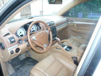 2005 Porsche Cayenne Photos