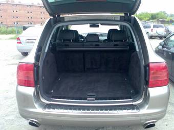 2005 Porsche Cayenne Photos