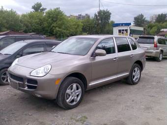 2005 Porsche Cayenne Photos
