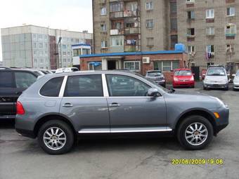 2005 Porsche Cayenne Images