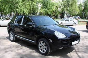 2005 Porsche Cayenne Pictures