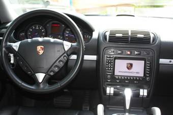 2005 Porsche Cayenne Photos