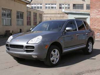2005 Porsche Cayenne Photos