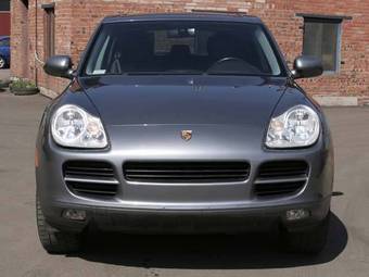 2005 Porsche Cayenne Pictures