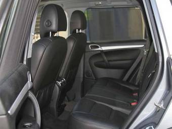 2005 Porsche Cayenne Images
