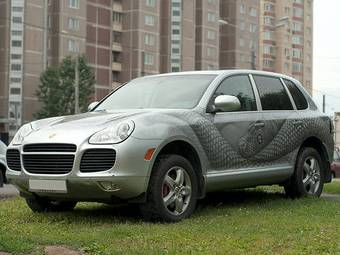 2005 Porsche Cayenne Pictures