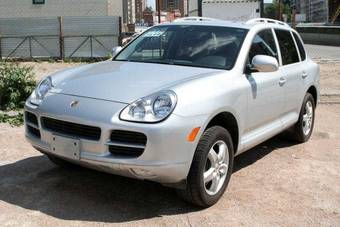 2005 Porsche Cayenne Photos