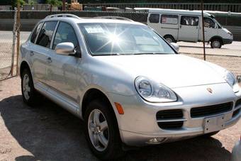 2005 Porsche Cayenne Photos
