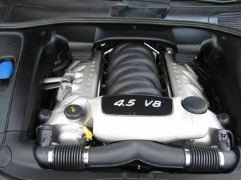 2005 Porsche Cayenne Photos