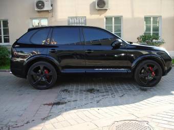 2005 Porsche Cayenne Images