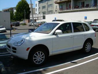 2005 Porsche Cayenne Photos