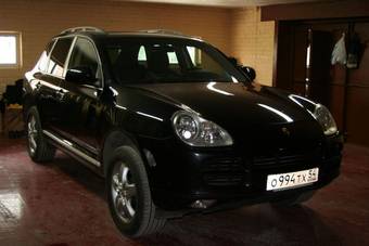 2005 Porsche Cayenne Photos