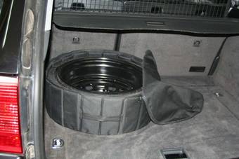 2005 Porsche Cayenne Pictures