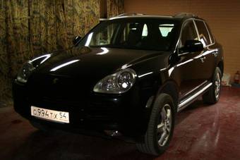 2005 Porsche Cayenne Pictures