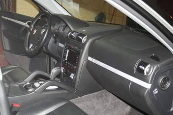2005 Porsche Cayenne Images