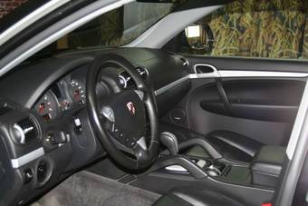 2005 Porsche Cayenne Pictures