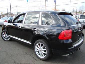 2005 Porsche Cayenne Photos