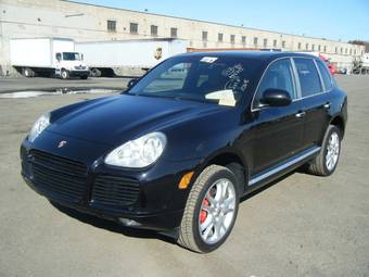 2005 Porsche Cayenne Photos