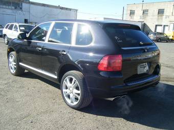 2005 Porsche Cayenne Pictures