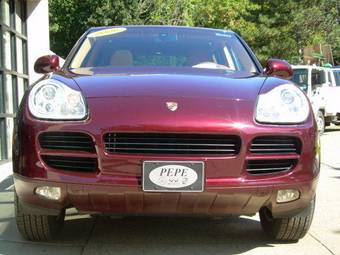 2005 Porsche Cayenne Pictures