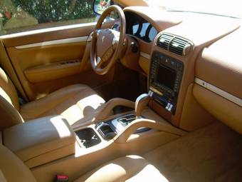 2005 Porsche Cayenne Pictures