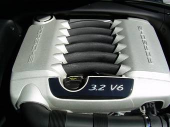 2005 Porsche Cayenne Photos