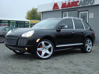 2005 Porsche Cayenne Photos