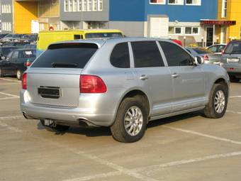 2005 Porsche Cayenne Pictures