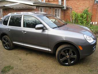 2005 Porsche Cayenne Pictures