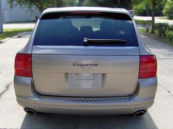 2006 Porsche Cayenne Images