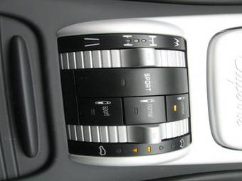 2008 Porsche Cayenne Pics