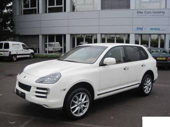 2009 Porsche Cayenne Pictures