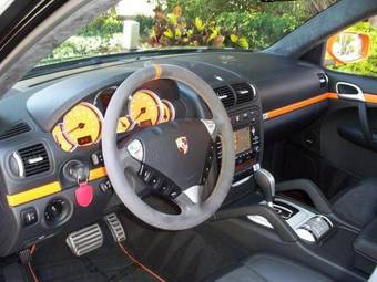 2010 Porsche Cayenne Pictures