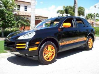 2010 Porsche Cayenne Images