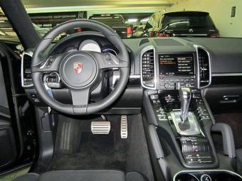 2011 Porsche Cayenne Images