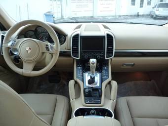 2011 Porsche Cayenne Photos