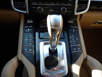 2011 Porsche Cayenne Pictures
