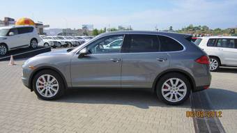 2011 Porsche Cayenne Photos