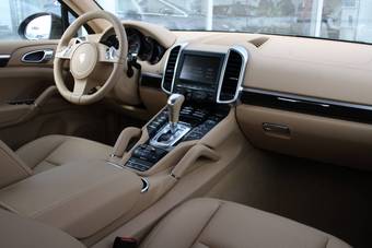 2012 Porsche Cayenne Photos