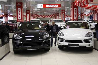2012 Porsche Cayenne Images