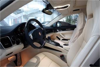 2010 Porsche Panamera Photos