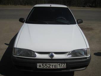 1998 Renault 19 Pictures