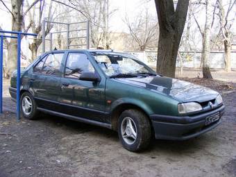 1998 Renault 19 Photos