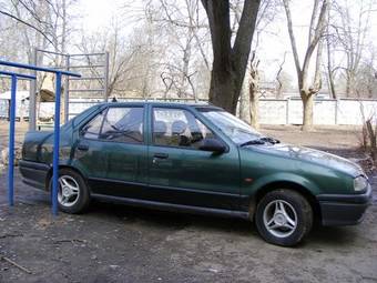 1998 Renault 19 Photos