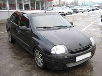 2000 Renault Clio Photos