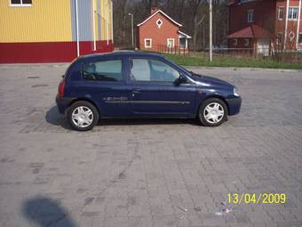 2000 Renault Clio Pictures