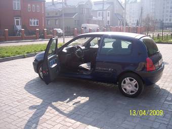 2000 Renault Clio Photos