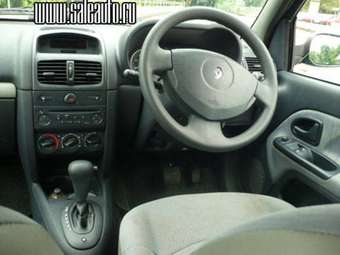 2002 Renault Clio Pictures