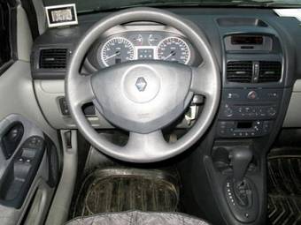 2003 Renault Clio Photos