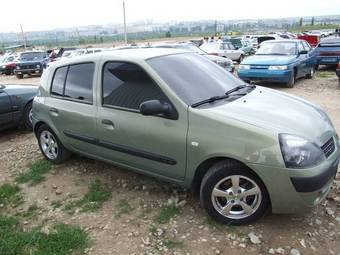 2004 Renault Clio Pictures